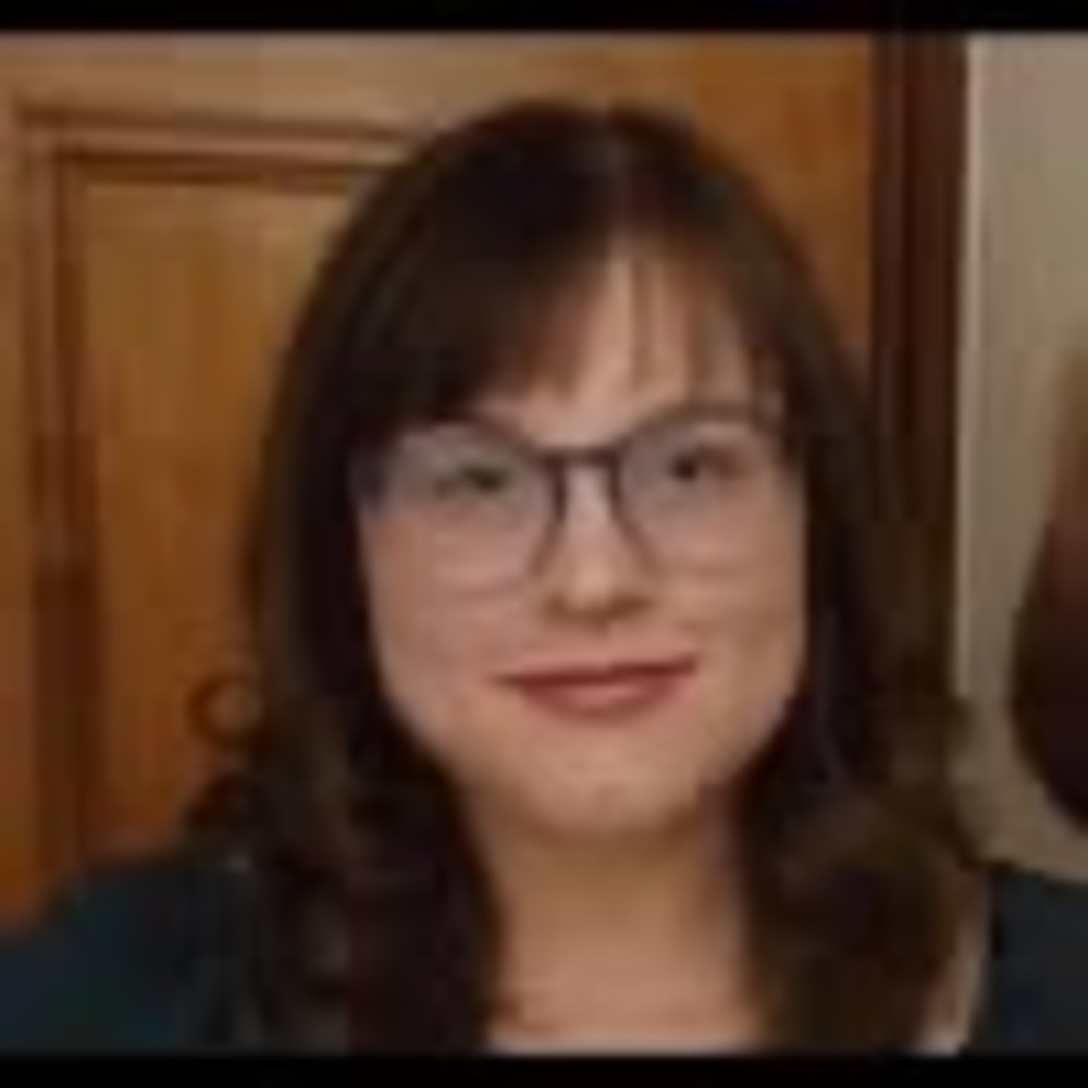 Meet your Posher, Holly